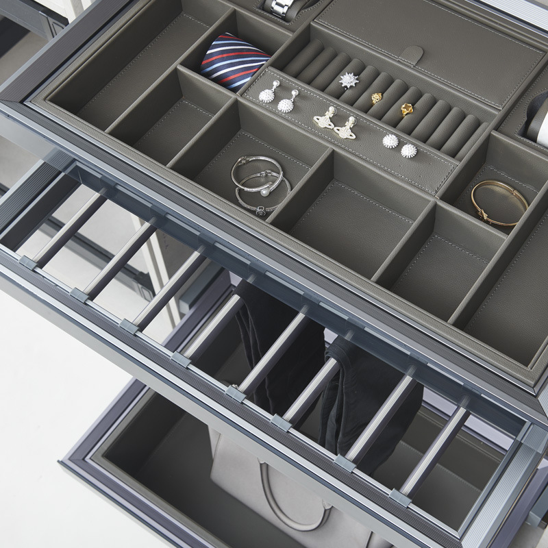 Furniture Hardware Items - Zestaw trzech elementów: uchwyt na drzwi