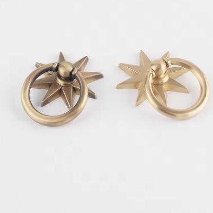 Uchwyty do szafek w kształcie  – Drawer Pull Gold recenzja i cena